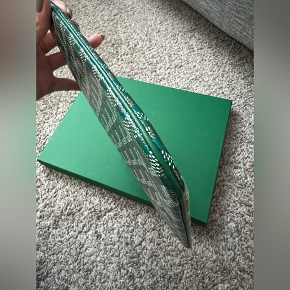 ✖️SOLD✖️AUTH Goyard Senat MM Pouch in Green - Picture 3 of 8